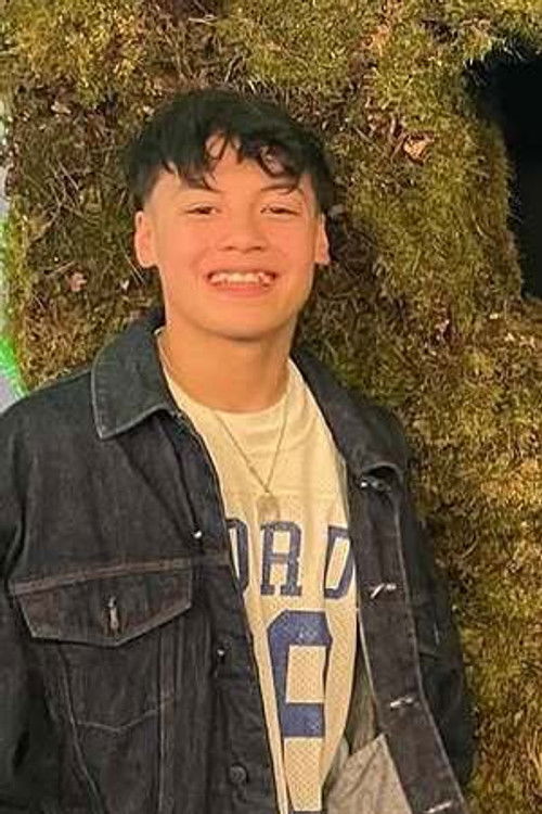 Aïden Joshua Maij as Cas