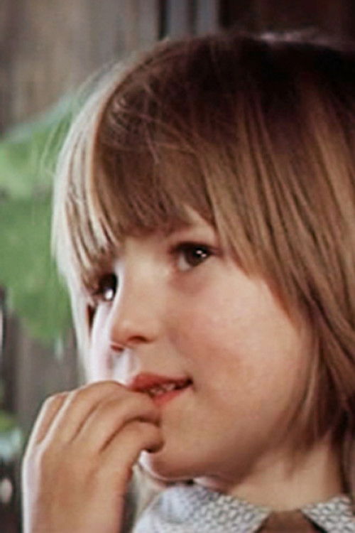 Zoya Mokeyeva as Tanya