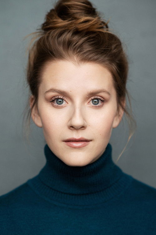 Marilou Martineau as Cégépienne rousse