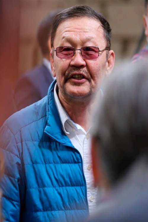 Tumurbaatar Tsegmid as Hospital Old Man