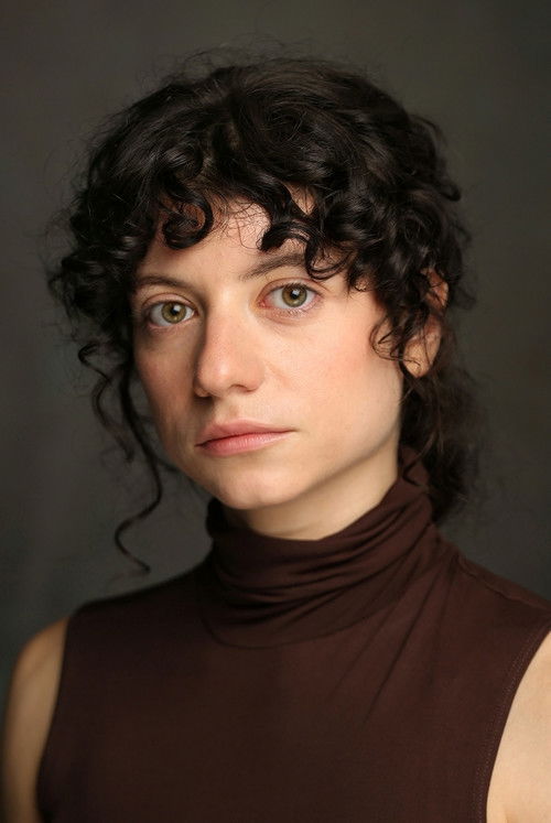 Laura Ubach as (voz)