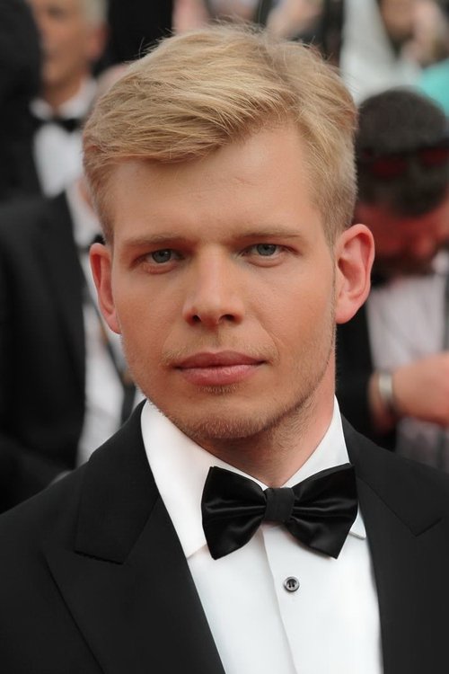 Daniel Horvath as Maurice