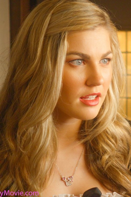 Alexandra Corin Johnston as Courtney