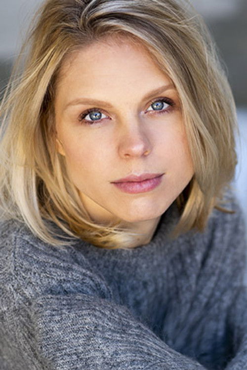 Grace Ingland as Amanda