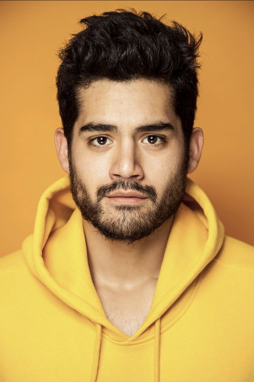 Emilio Garcia-Sanchez as Travis Holter