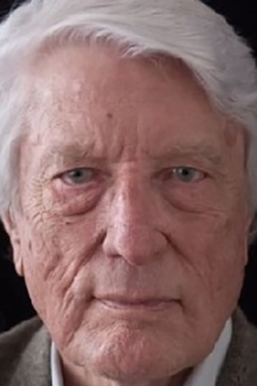 Hans Meyer as Gangster (uncredited)