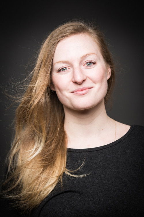 Daphne Reitinger as Cleo