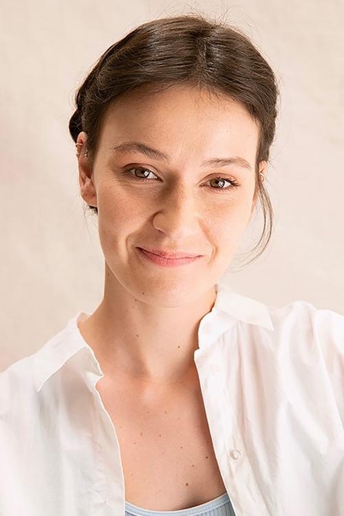 Núria Adrián Campbell as Titi