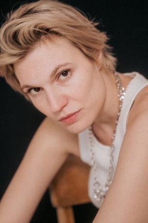 Elena Wolff as Julia