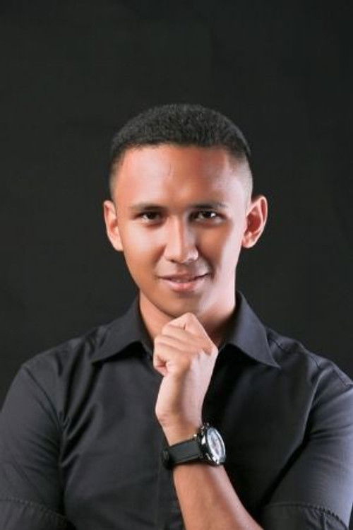 Dhiaulhaq Aumane Paningkava as Pria Pantai