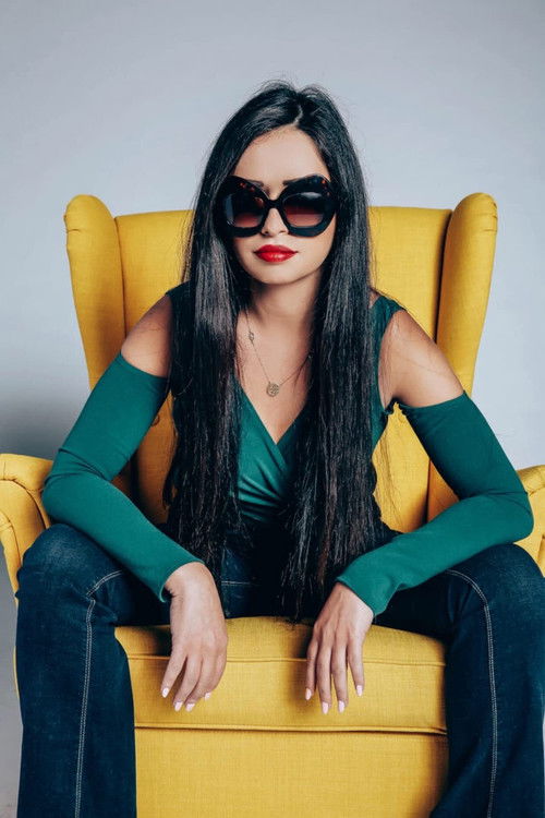 Tima Shomali as تيما