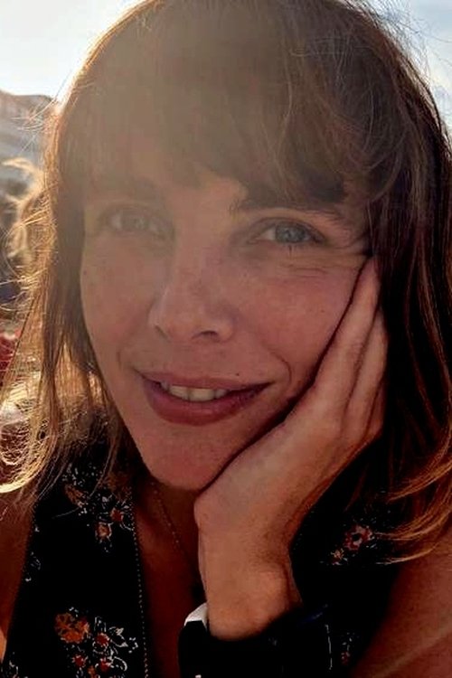 Fanny De Donceel as Confectionery employee