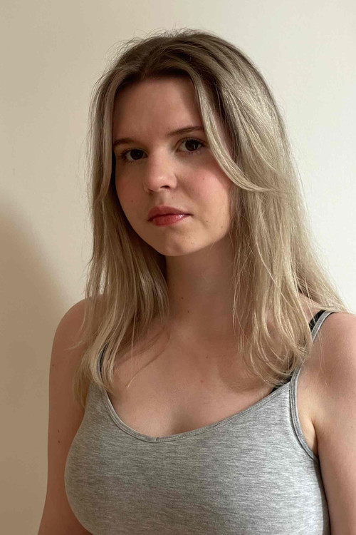 Julie Berge Westreng as Teilo