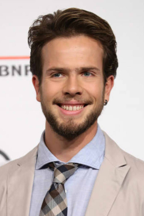 Daniel Contesse as Sam