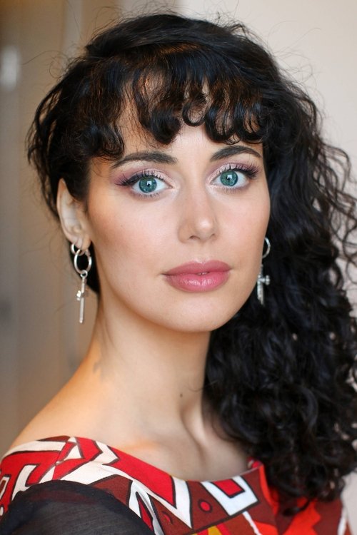 Georgia Walters as Veronica