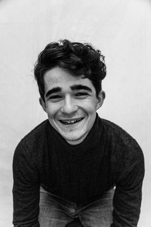 Jona Schloßer as Florian Conrad Winter