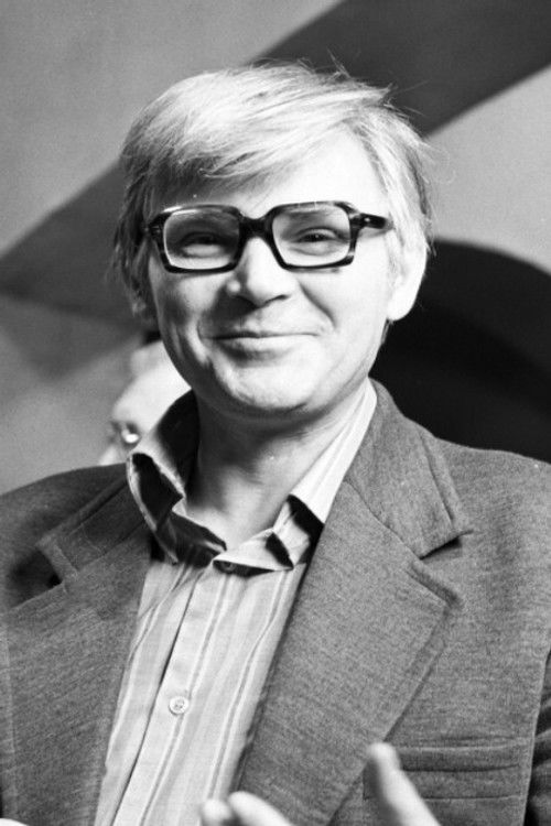 Ryszard Ber as Lineman (uncredited)