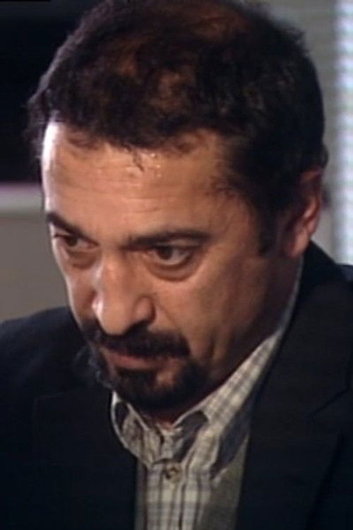 Yüksel Isik as Yasemin's father