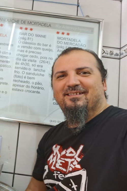 Fabiano Soares as Vendedor