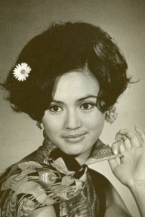 Yue Wai as Shi Xue-Mei