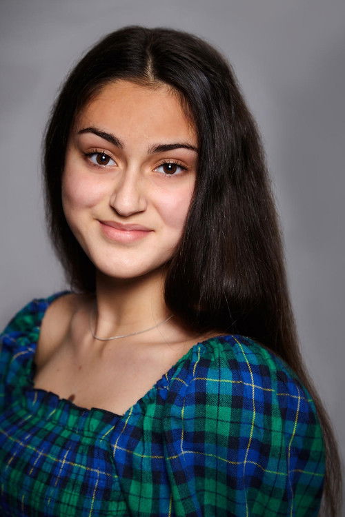 Iyla Sundarsingh McKaig as Chloe
