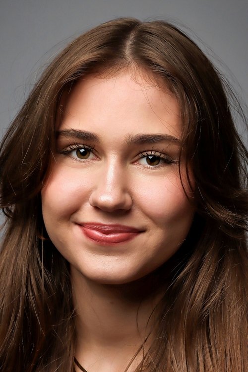 Maja Tothammer-Hruza as Alma