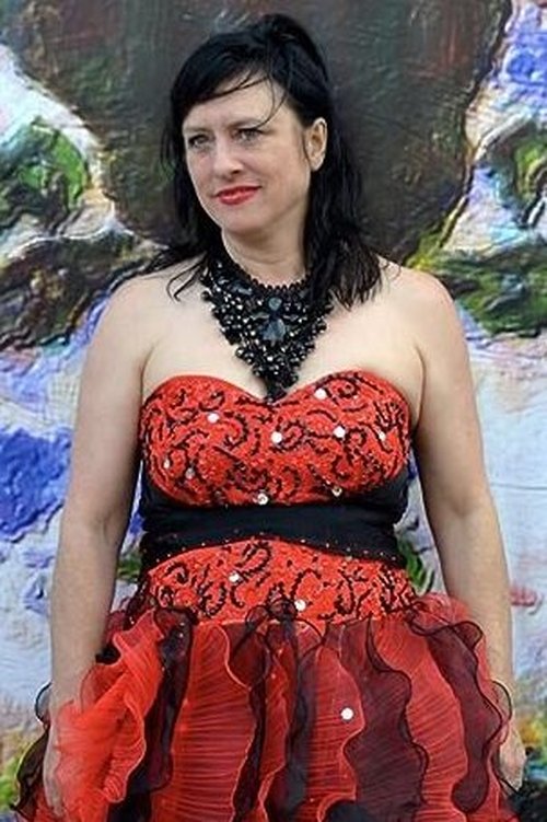 Jill Gatsby as Cassie Philips