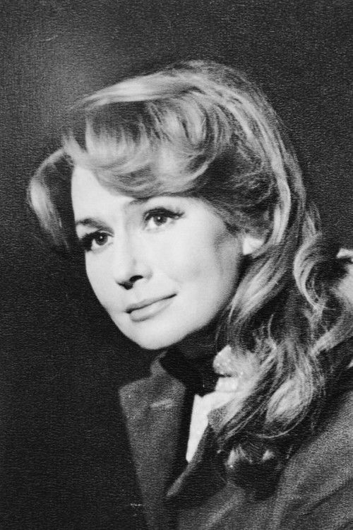 Nina Veselovskaya as Dasha