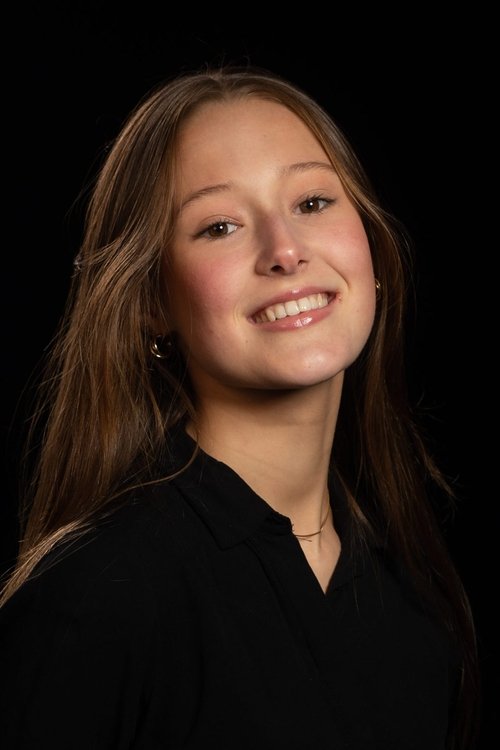 Alisah Sussmann as Sara