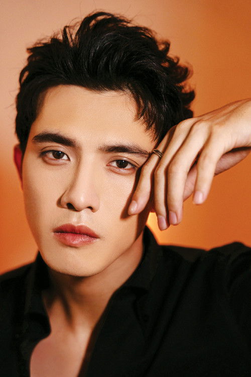 Trần Ngọc Vàng as Kiên Cường