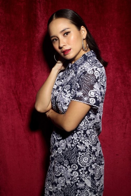 Jasmine Suraya Chin as Suzie