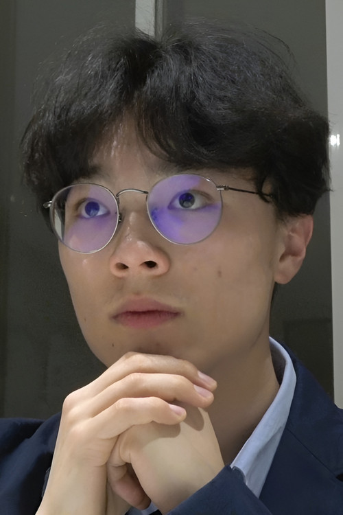 Julien How Son Chong as Ami