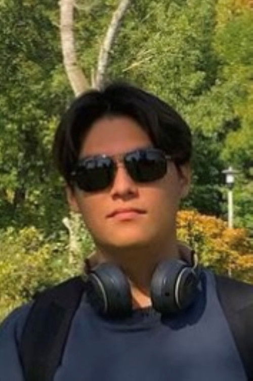 Rodrigo HG as Fernando (Guard #1)