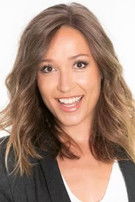 Sarah Grosjean as l’apothicaire