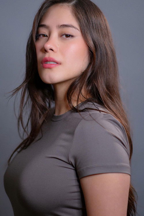 Daira Mendoza as Nadia