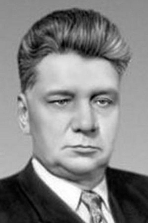 Nikolay Pogodin as шофер