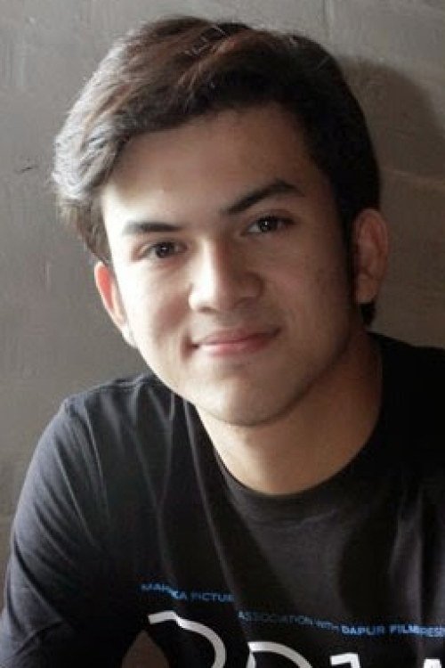 Rizky Nazar as Ricky Bagaskoro