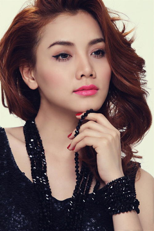 Trang Nhung as Bella/Linh