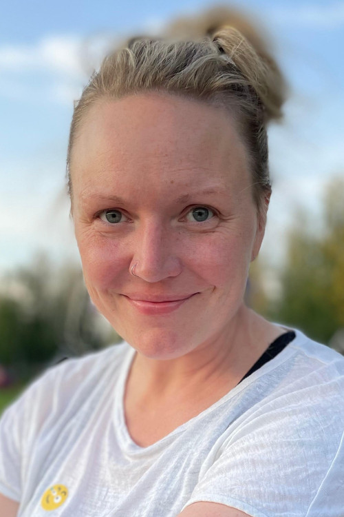 Nuppu Koivu as Itsepuolustusharjoittelija