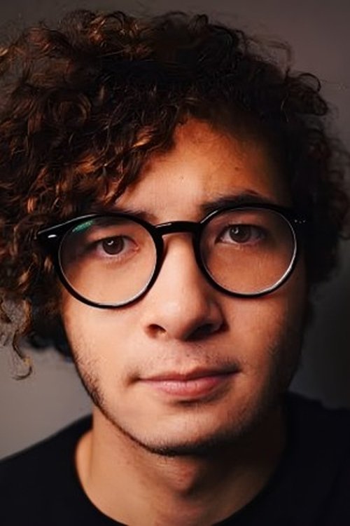 Mauro Nakada as Vlogger