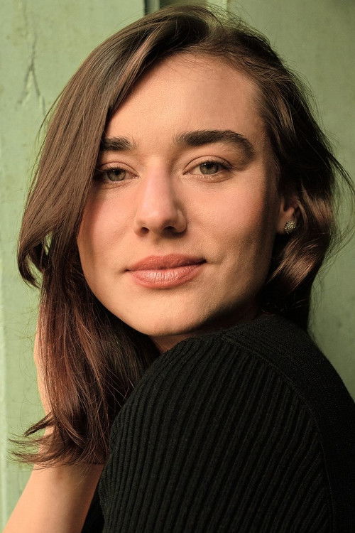 Ana Hartmann as Mônica