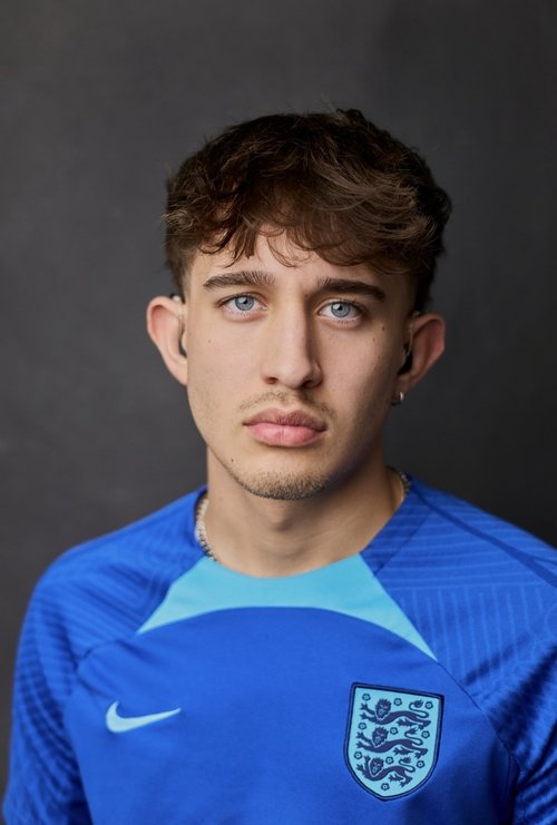 Indigo Kamal Poole as Finn