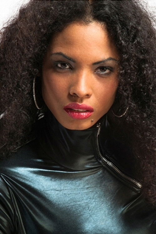 Carla Gonzales-Mogaburu as Candela