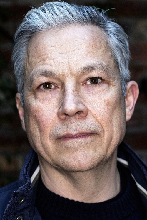 Johan Gry as Ida's father