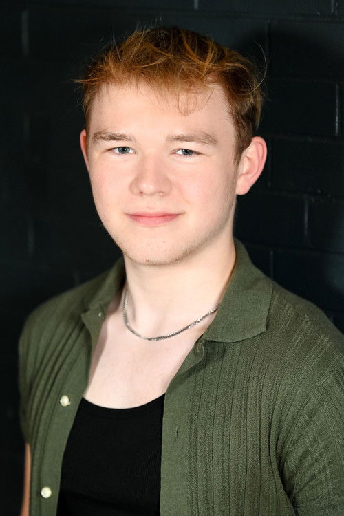 Max Milligan as Liam Comer