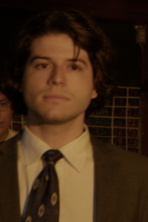 Matheus Marques as Clésio