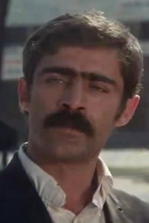 Hikmet Çelik as Mevlüt