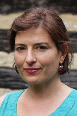 Justine Shapiro as Presetnter