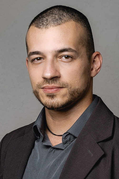 Nando Rodrigues as Phoenix Ikki