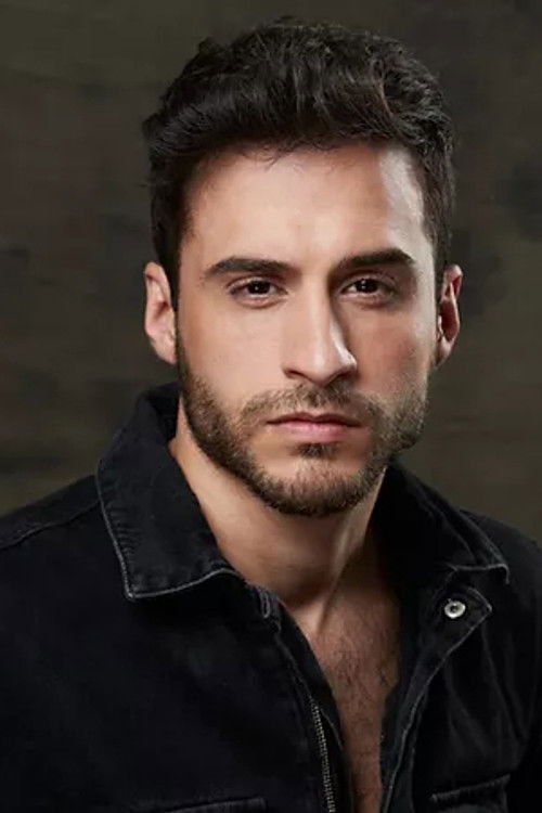 Adrián Barriopedro as Luis